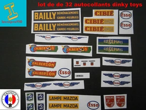 Lot De 32 Autocollants  stickers Dinky  Toys . - Foto 1 di 1