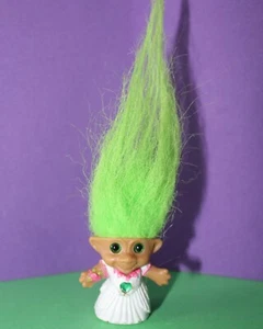 Vintage Ace Neuheit Schatz Mini Troll Puppe Braut im Hochzeitskleid grünes Haar - Bild 1 von 3