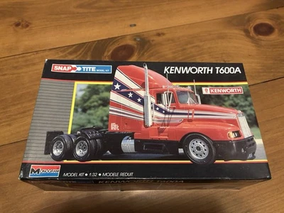 Kit Modelo Kenworth T600A Vintage 1987 Monograma Snaptite Escala 1/32 NIOB Foto 1 de 4