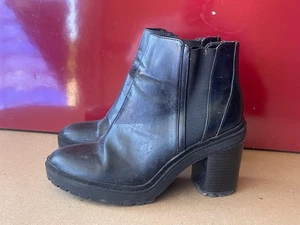 Bershka Women's Black Leather Side Elastic Blocked Heel Ankle Boot Size 39 A13 - Picture 1 of 7
