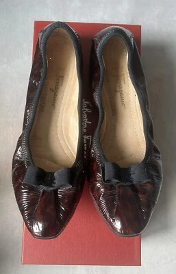 Salvatore Ferragamo My Joy Nuevo Negro Charol Varina Bow Zapatos Planos 7.5 M Foto 1 de 4