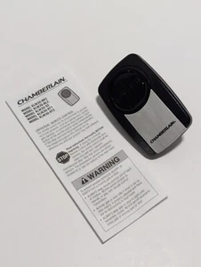 Chamberlain KLIK3U 2-Button Universal Garage Door Opener Remote W/Clip - Picture 1 of 3