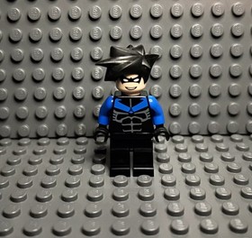 LEGO Nightwing Minifigure - (7785) DC Batman I - Arkham Asylum Retired bat015