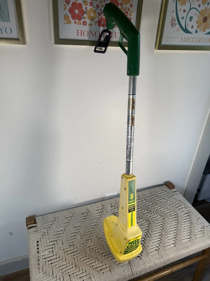 🍊Vintage Weed Eater Tap-N-Go Electric String Trimmer/Edger Model 1208 WORKS - Image 1 of 4