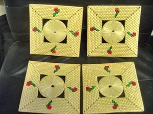 Vintage Woven 7 inch Straw Hot Pad Trivet Coaster - set of 4 - Picture 1 of 3