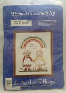 Needle n Hoops - bedrucktes Kreuzstich-Set - "Niemand wie meine Schwester" #387 Neu in Verpackung  - Bild 1 von 2
