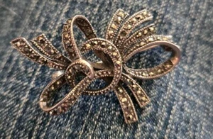 Vtg Art Deco 925 Sterling Silver Marcasite Bow Ribbon Pin Brooch - Picture 1 of 4