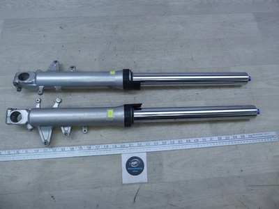 Juego de suspensiones horquillas delanteras izquierda y derecha Suzuki GSXR600 GSX R600 S20936 2001)  Foto 1 de 4