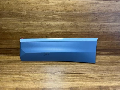 Volkswagen Tiguan 2022-2024 moldura inferior trasera izquierda lado conductor OEM *NOTA* Foto 1 de 4