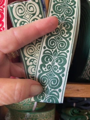 Ribete de tela tejida celta jacquard, 1 1/2 pulgada de ancho, se vende por yarda. Foto 1 de 4