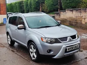 MITSUBISHI OUTLANDER 2.0 2008 5X WHEEL NUTS BREAKING FOR SPARE PARTS - Picture 1 of 3