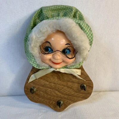 "Cabeza de muñeca de arte popular vintage abuela plástico llavero colgante de pared hecho a mano 7""" Foto 1 de 4