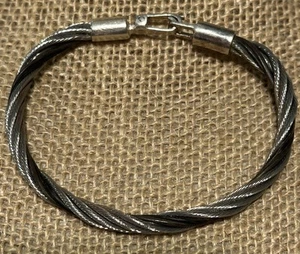 bracciale cavo metallo tono nero argento ritorto 925 sterling chiusura pieghevole - Foto 1 di 5