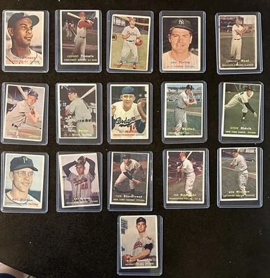 Lote de 16 tarjetas de béisbol 1957 Topps incluye algunas semi escasas  Foto 1 de 2