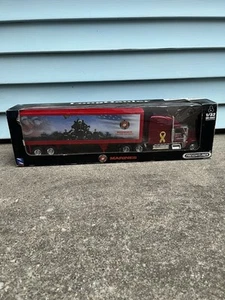 NUEVO-RAY MARINES Peterbuilt 1:32 camión fundido a presión semi largo sellado - Imagen 1 de 20