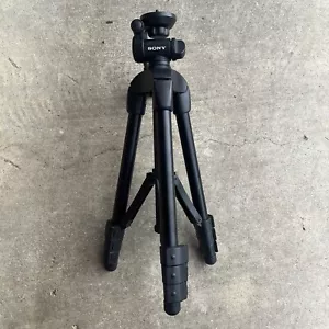 Sony VCT-R100 Tripod 3 Way Pan & Tilt Head Handycam Cyber-Shot - Picture 1 of 6