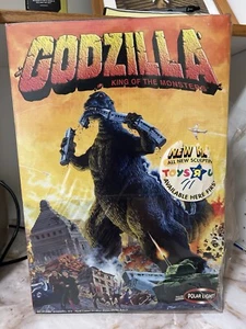 2001 POLAR LIGHTS GODZILLA MODEL KIT - Picture 1 of 3