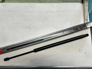 31807 LUNGH 551 MM 680 Nm MOLLA A GAS BAULE JEEP CHEROKEE KK 05/2008-01/2012 NEW - Imagen 1 de 5