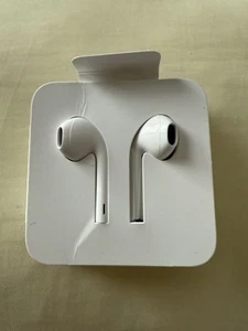 NEW Apple -iPhone 14 13 12 11 Lightning Cable Earbud Headphones Wired - White - Zdjęcie 1 z 2