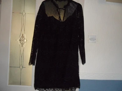 Vestido negro Next 14 Foto 1 de 4