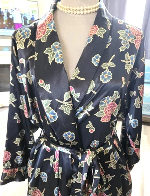 Bata y vestido floral largo satinado pequeño floral Go Softly para mujer azul marino floral A426 Foto 1 de 4