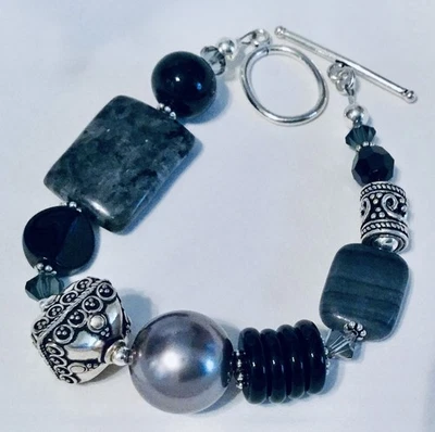 纯银施华洛世奇水晶和拉长石手链 - 黑暗阴影独一无二 — 第 1/3 张图片