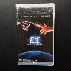 E.T. The Extra Terrestrial Original VHS Movie Clamshell Case 1982 NEW Sealed - Picture 1 of 3