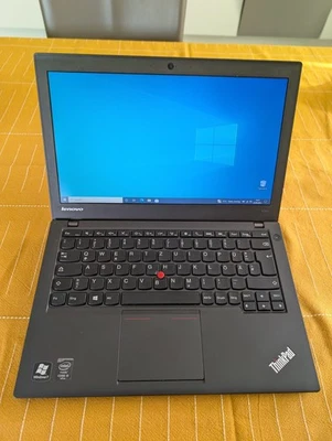 Lenono ThinkPad X240 schwarz, gr. Akku, Windows 10 Pro 20H2 - Bild 1 von 4