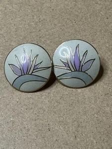 Hübsche LAUREL BURCH Cloisonne Emaille Ohrstecker lila blau - Bild 1 von 4