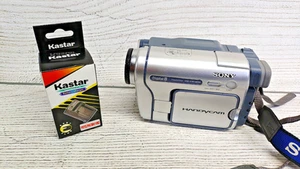 Sony Handycam DCR-TRV260 Digital8 Camcorder Bundle New Battery & Charger - Picture 1 of 10