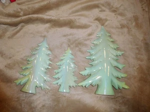 Árboles verdes iridiscentes de porcelana graduada ~ Juego de 3 de Valerie Parr Hill - Imagen 1 de 6