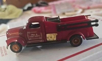 Литая пожарная машина Ahrens Fox 1954 Reader Digest - Изображение 1 из 4