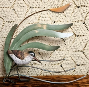 Hand Carved Hand Painted Wood Sand Piper Bird Figurine Wall Hanging Metal Plants - Picture 1 of 13