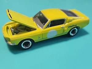 Johnny Lightning 1:64 Ford Diecast Car 1968 Shelby GT-500 Yellow Limited Edition - Picture 1 of 12