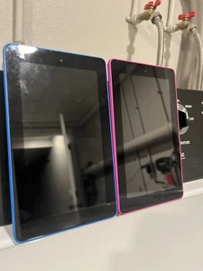 FOR PARTS Amazon Fire (5th Generation) 8GB, Wi-Fi, 7in - Magenta And Blue - Picture 1 of 3