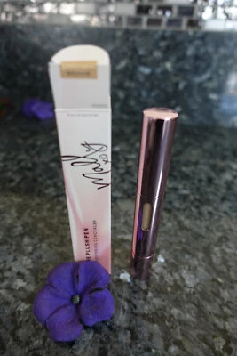 Corrector iluminador Mally The Plush Pen Nuevo en caja selecciona el tuyo Foto 1 de 2