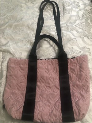 ¡NUEVO! Bolso de Mano FABLETICS Acolchado Rosa y Negro con Bolsillo Interior - 17”x12”x5” Foto 1 de 4