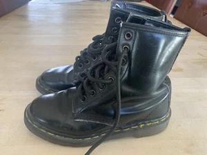 Vintage Dr. Marten schwarz Größe 4 hergestellt in England 8 Augen Schnürschuhe Docs - Bild 1 von 5
