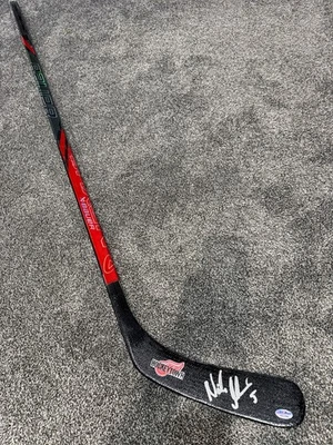 Palo de hockey autógrafo firmado por Nicklas Lidstrom Detroit Red Wings certificado de autenticidad PSA Foto 1 de 2