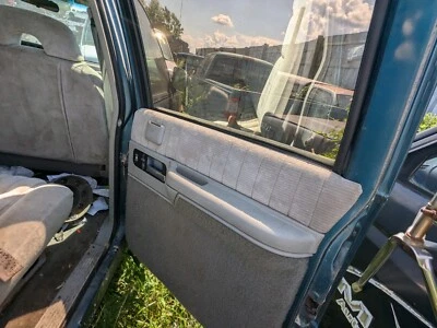 Chevy K3500 1993 puerta trasera derecha negra Foto 1 de 4