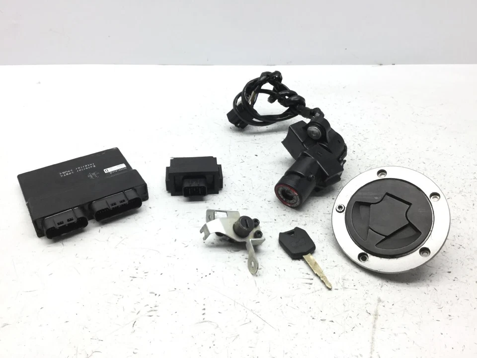 Rip. kit centralina e chiavi Kawasaki Z750 info in descrizione - Immagine 1 di 1