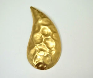 Broche Yin Tono Dorado Yang Amor Paz Símbolo Gota Solapa Firmado Liuda Días? 4,5" - Imagen 1 de 3