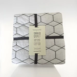 Edredón de panal West Elm X granero de cerámica para niños pequeños - blanco/negro - Imagen 1 de 6