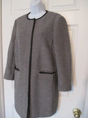 Abrigo/chaqueta Ann Taylor blanco y negro imitación cuero talla M Foto 1 de 4