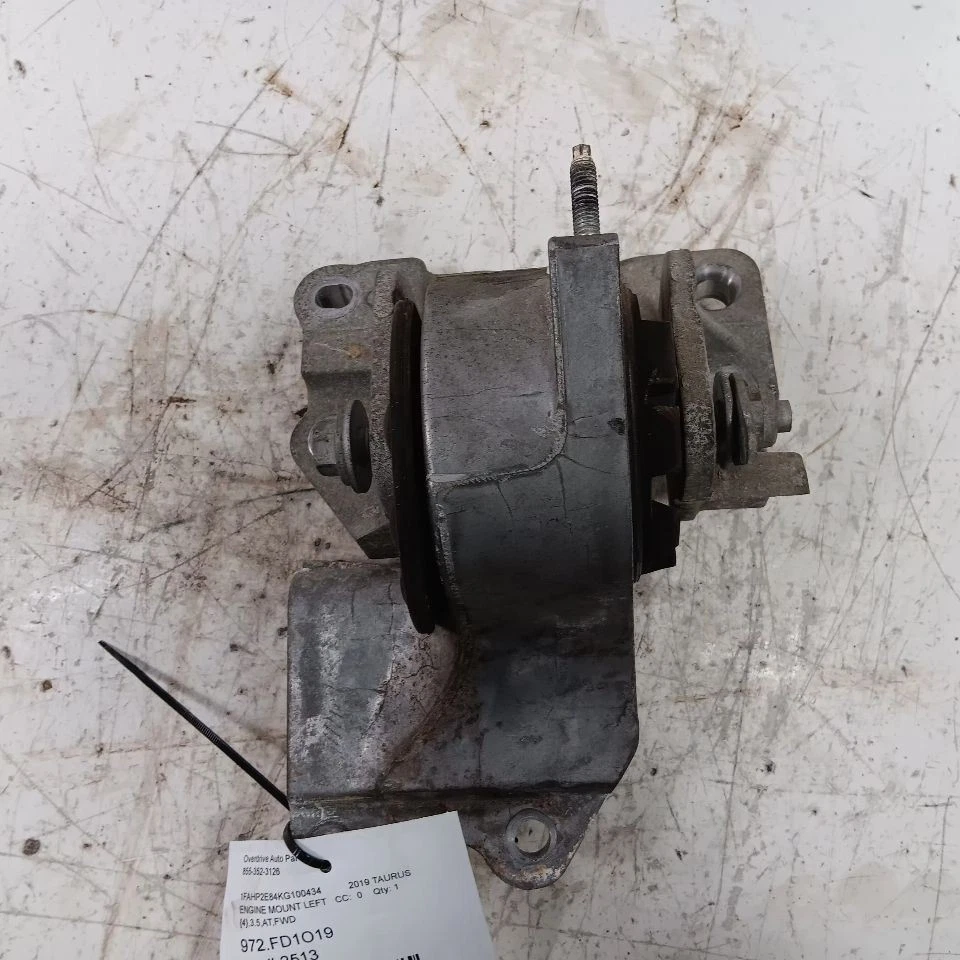 Motorista esquerdo Ford Taurus montagem motor 2019 2018 2017 2016 2015 2014 2013 - Imagem 1 de 4