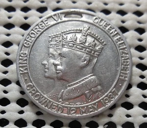 1937 KING GEORGE VI & QUEEN ELIZABETH CORONATION MEDAL - Picture 1 of 2