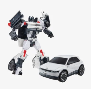 YOUNGTOYS TOBOT X Hyundai IONIQ 5 White Edition Special Ver. Action Figure New - Picture 1 of 6