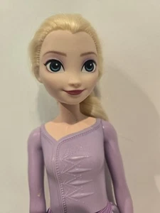 Muñeca de moda Disney Frozen Arendelle Elsa - Imagen 1 de 8
