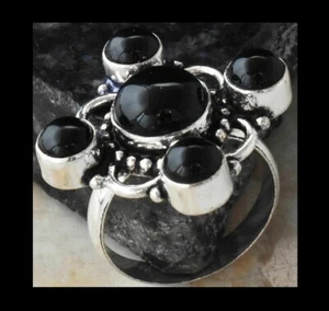 NEW - BLACK ONYX 5 STONE ANTIQUE SILVER RING SIZE 9 - Picture 1 of 3