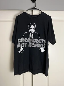 T-Shirt Vintage “L’Ufficio” | Taglia M/L | “Drop Beets Not Bombs” - Foto 1 di 3